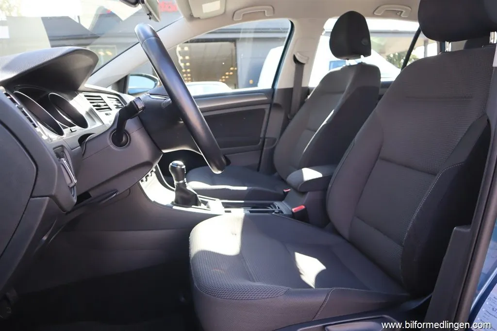 Volkswagen Golf 1.2 TSI BMT 5-door 105hk 1 ägare Dragkrok Svensksåld Backkamera, bild 8 av 12