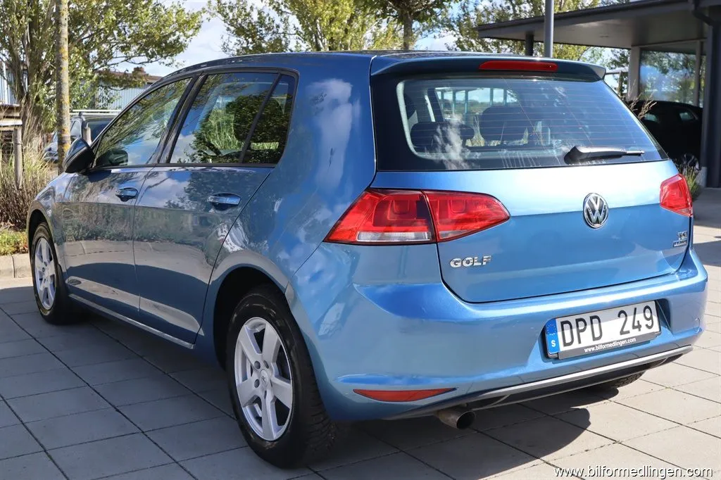 Volkswagen Golf 1.2 TSI BMT 5-door 105hk 1 ägare Dragkrok Svensksåld Backkamera, bild 6 av 12