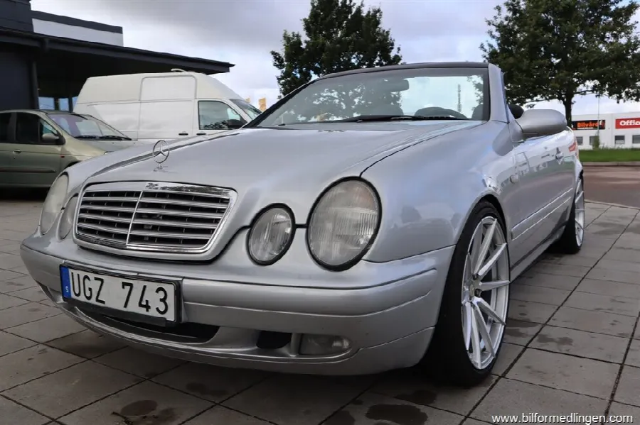 Mercedes-Benz CLK 320 Cabriolet 218hk Aut, bild 2 av 12