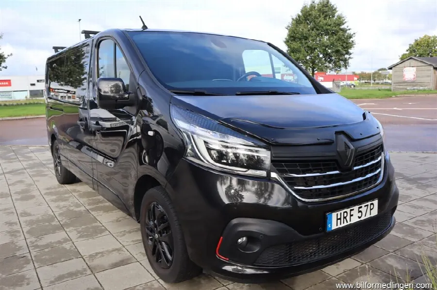 Renault Trafic 2.0 Blue dCi 170 Van 2.9t 170hk 3 sits Navi Aut Racing spirit, bild 3 av 12