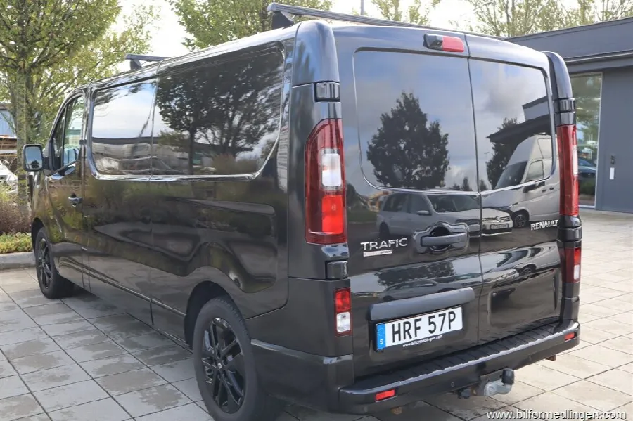 Renault Trafic 2.0 Blue dCi 170 Van 2.9t 170hk 3 sits Navi Aut Racing spirit, bild 6 av 12