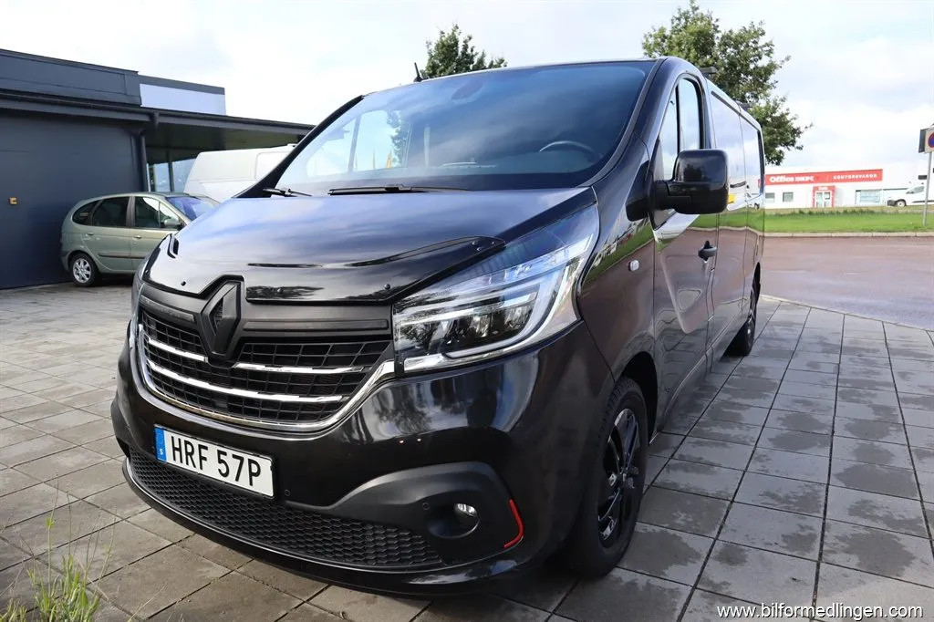 Renault Trafic 2.0 Blue dCi 170 Van 2.9t 170hk 3 sits Navi Aut Racing spirit, bild 2 av 12