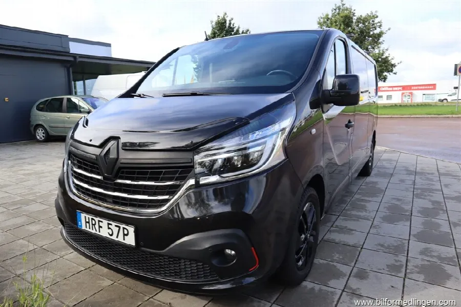 Renault Trafic 2.0 Blue dCi 170 Van 2.9t 170hk 3 sits Navi Aut Racing spirit, bild 2 av 12