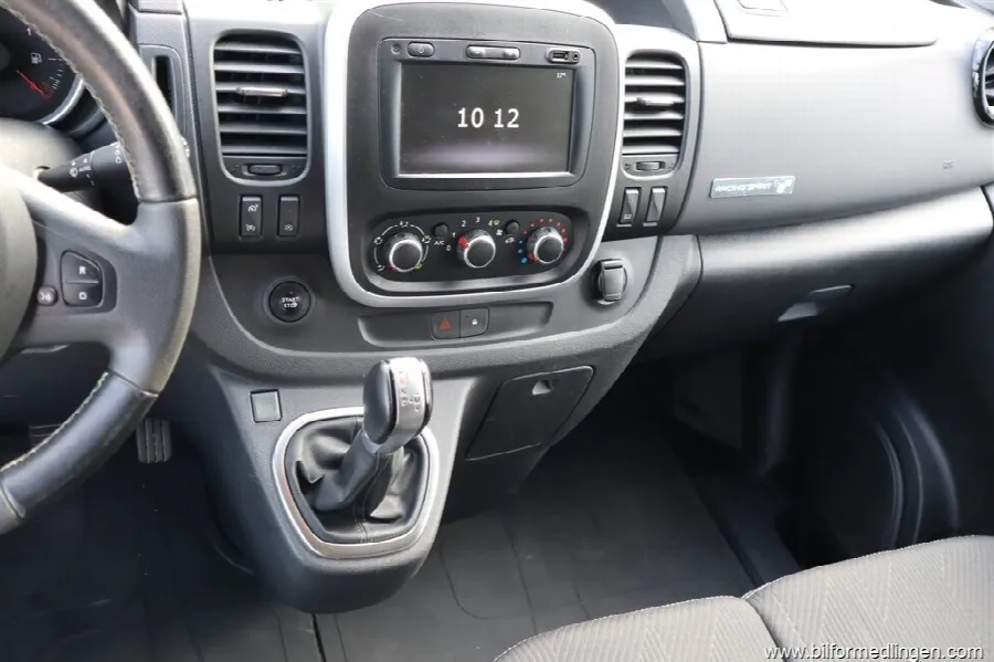 Renault Trafic 2.0 Blue dCi 170 Van 2.9t 170hk 3 sits Navi Aut Racing spirit, bild 10 av 12