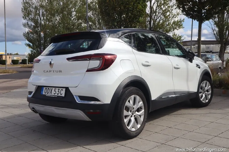 Renault Captur 1.3 TCe 130hk Automat Backkamera Navi, bild 8 av 12