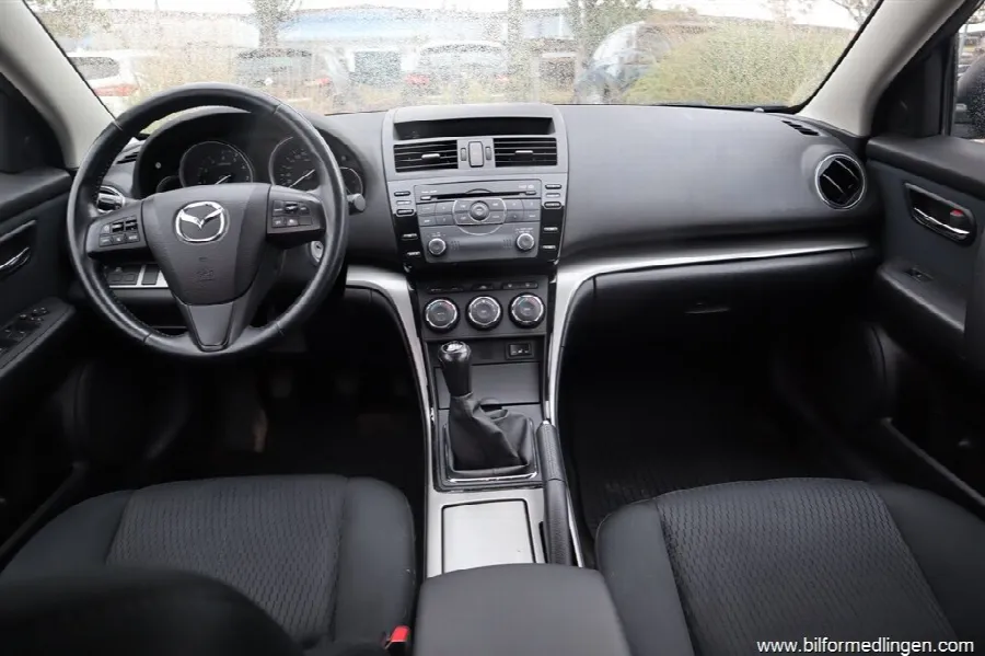 Mazda 6 2.0 MZR-DISI Wagon 155hk Svensksåld V-hjul, bild 10 av 12