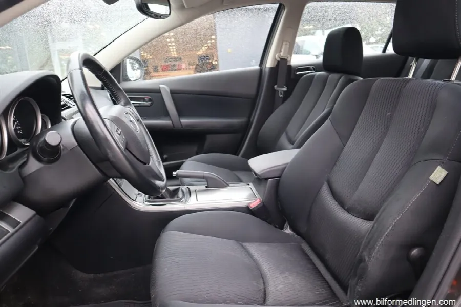 Mazda 6 2.0 MZR-DISI Wagon 155hk Svensksåld V-hjul, bild 8 av 12