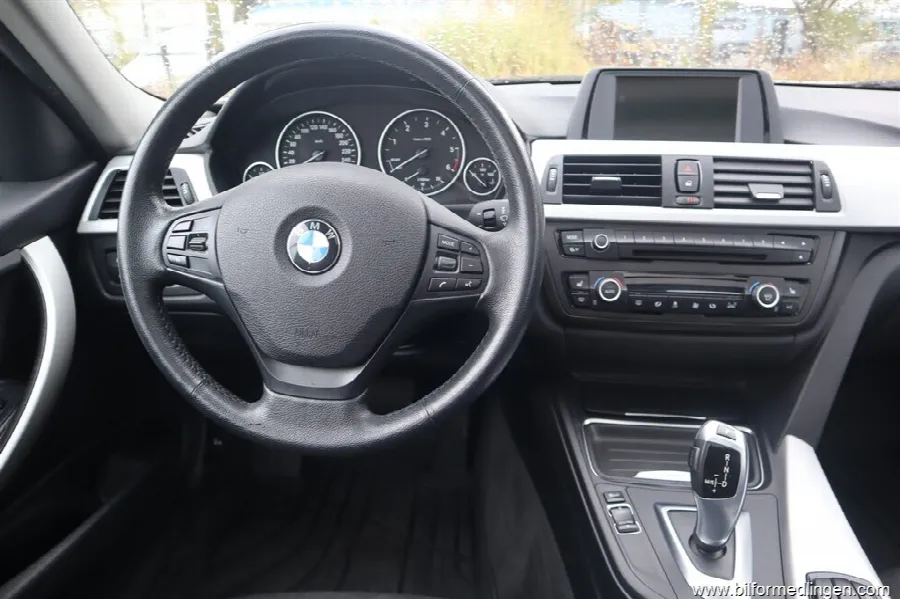 BMW 320 d Touring 184hk Aut Drag Taklucka, bild 3 av 12