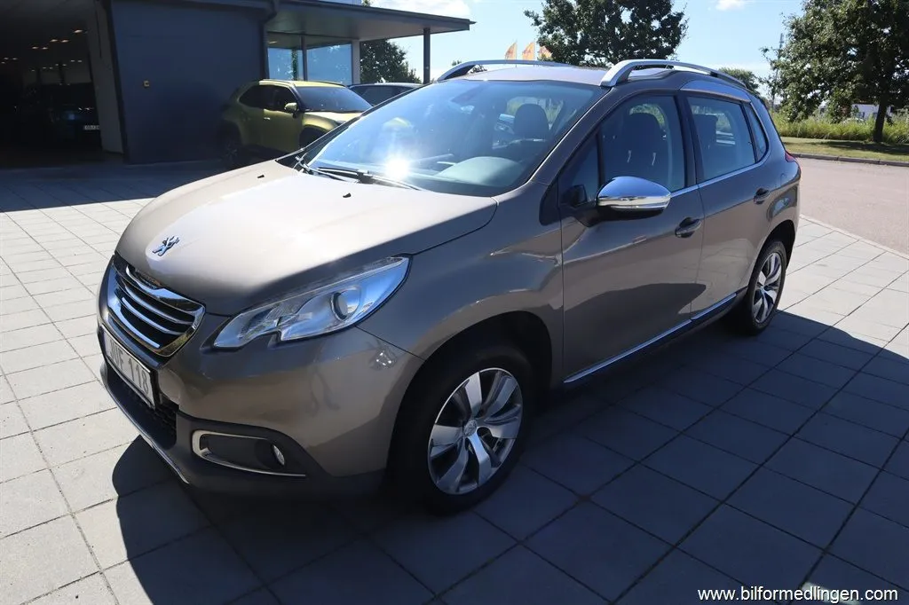 Peugeot 2008 1.2 e-VTI 82hk Aut Svensksåld, bild 2 av 12