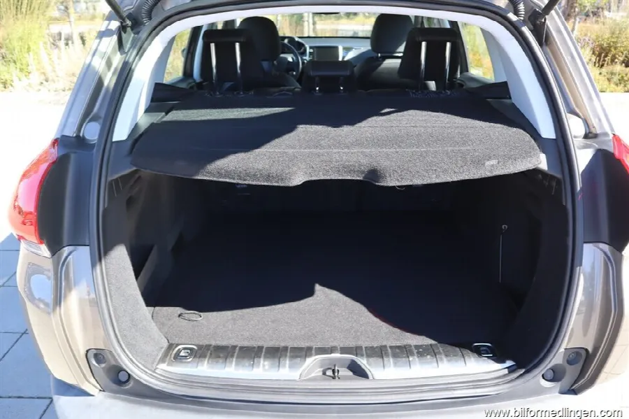 Peugeot 2008 1.2 e-VTI 82hk Aut Svensksåld, bild 11 av 12