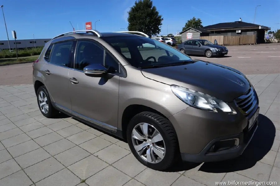 Peugeot 2008 1.2 e-VTI 82hk Aut Svensksåld, bild 8 av 12