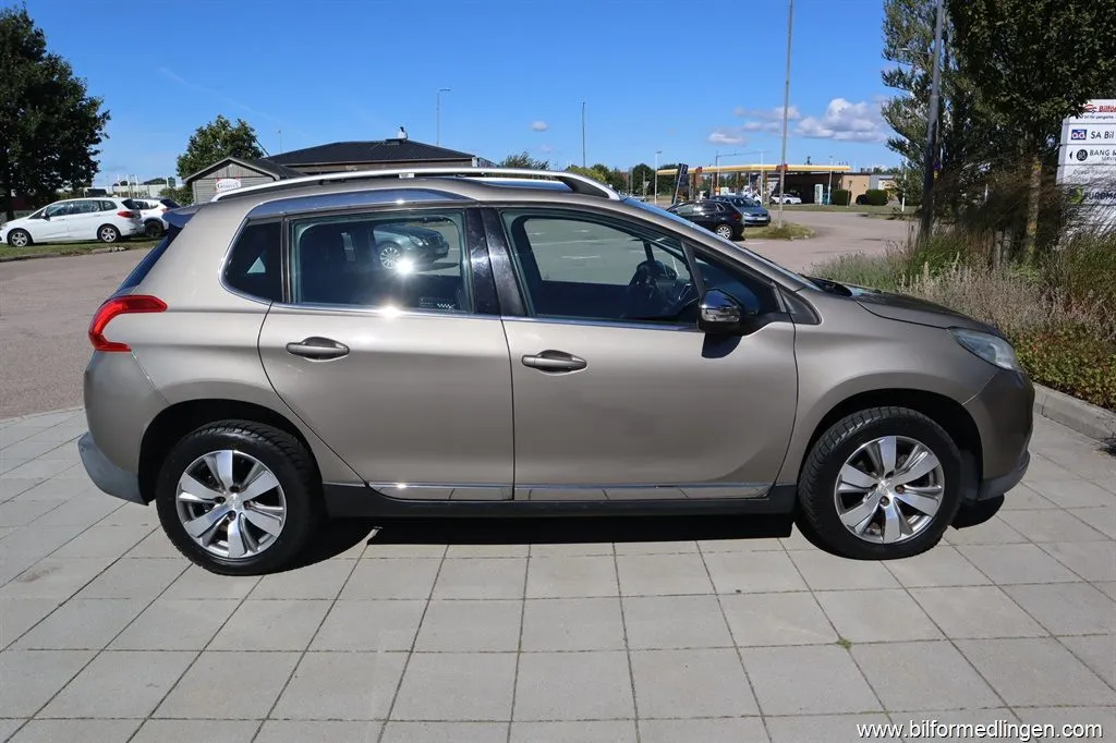 Peugeot 2008 1.2 e-VTI 82hk Aut Svensksåld, bild 7 av 12