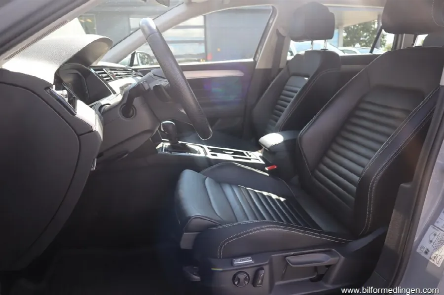 Volkswagen Passat 2.0 TDI 4Motion Alltrack 200hk Aut Momsbil 1 ägare Navi Drag, bild 4 av 12