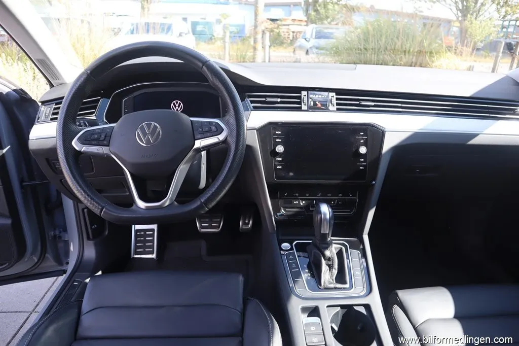 Volkswagen Passat 2.0 TDI 4Motion Alltrack 200hk Aut Momsbil 1 ägare Navi Drag, bild 5 av 12