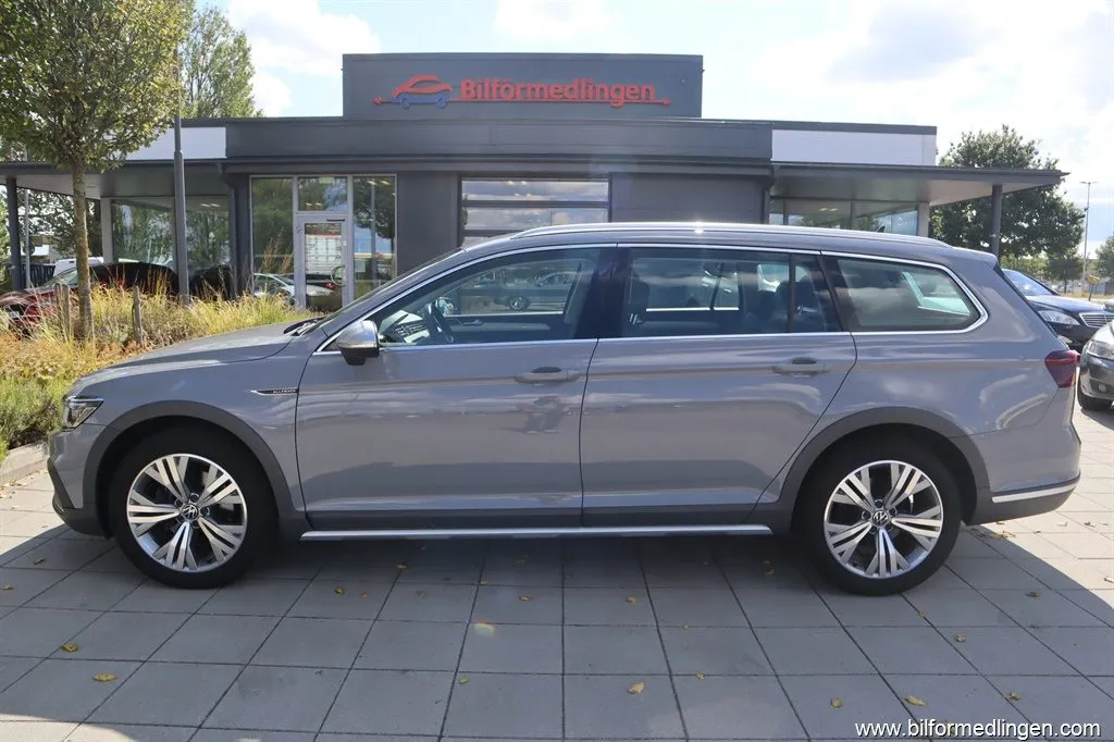 Volkswagen Passat 2.0 TDI 4Motion Alltrack 200hk Aut Momsbil 1 ägare Navi Drag, bild 1 av 12