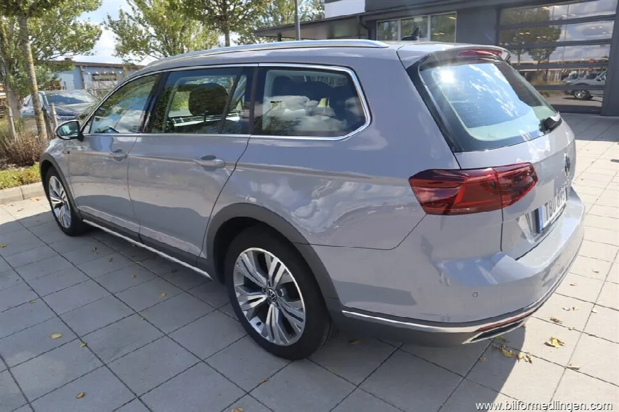 Volkswagen Passat 2.0 TDI 4Motion Alltrack 200hk Aut Momsbil 1 ägare Navi Drag, bild 9 av 12