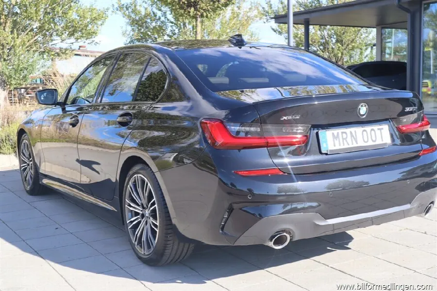 BMW 330 i xDrive 4-door Sedan 258hk M-Sport Navi Drag Svensksåld, bild 8 av 12