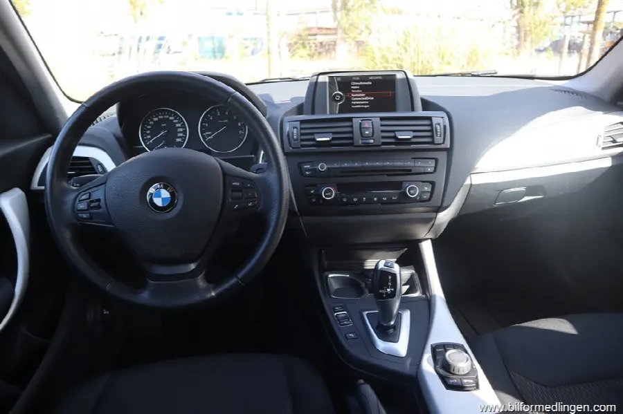 BMW 116 i 5-door 136hk Aut Svensksåld, bild 6 av 12