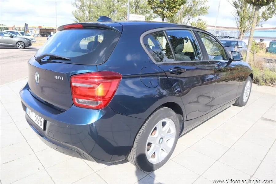 BMW 116 i 5-door 136hk Aut Svensksåld, bild 3 av 12