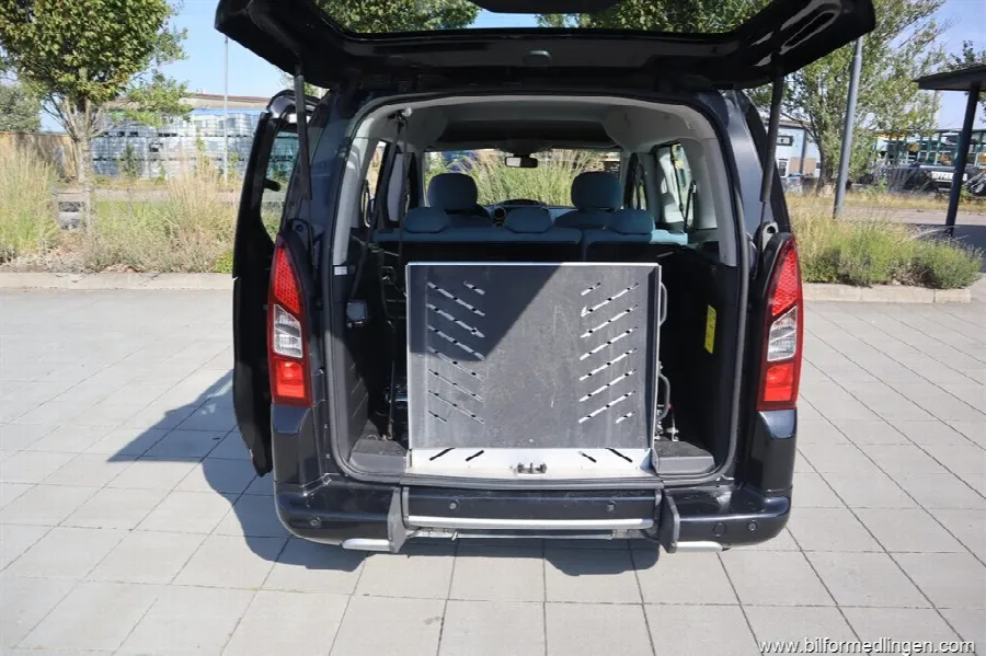 Citroën Berlingo 1.6 HDiF 8v Multispace 92hk Rullstolsramp Automat, bild 11 av 12