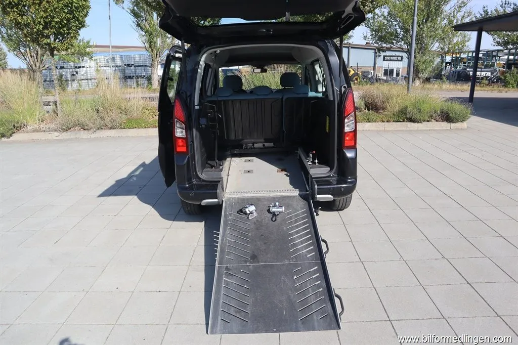 Citroën Berlingo 1.6 HDiF 8v Multispace 92hk Rullstolsramp Automat, bild 12 av 12