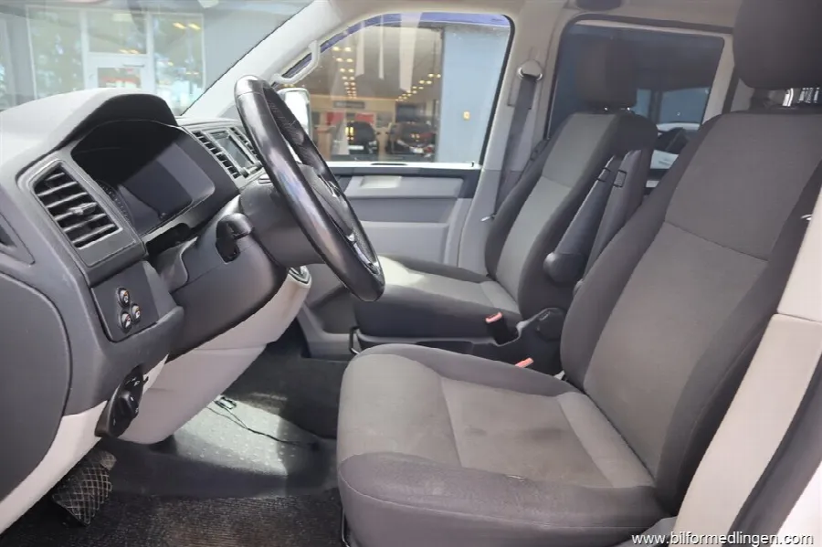 Volkswagen Transporter 2.0 TDI 4Motion Chassi Double Cab T32 204hk Dragkrok Auto, bild 4 av 12