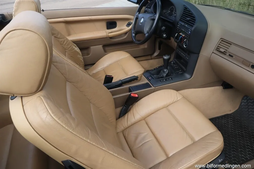 BMW 328 i Convertible 193hk OBS 1 Ägare Svensksåld, bild 7 av 12