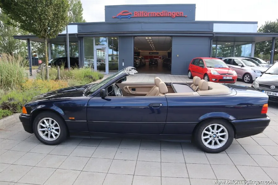 BMW 328 i Convertible 193hk OBS 1 Ägare Svensksåld, bild 1 av 12