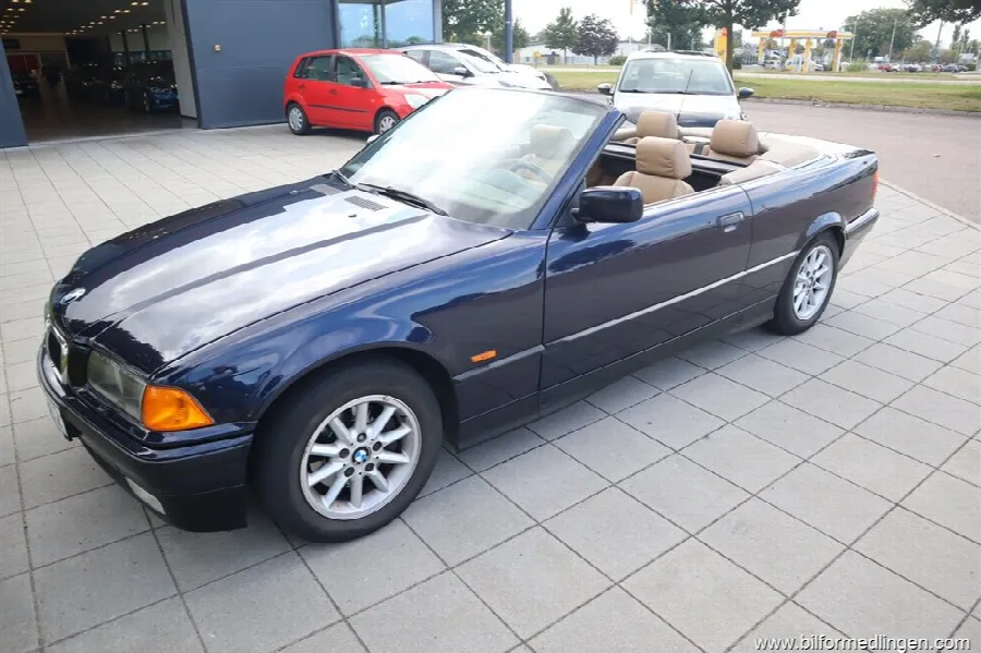 BMW 328 i Convertible 193hk OBS 1 Ägare Svensksåld, bild 2 av 12