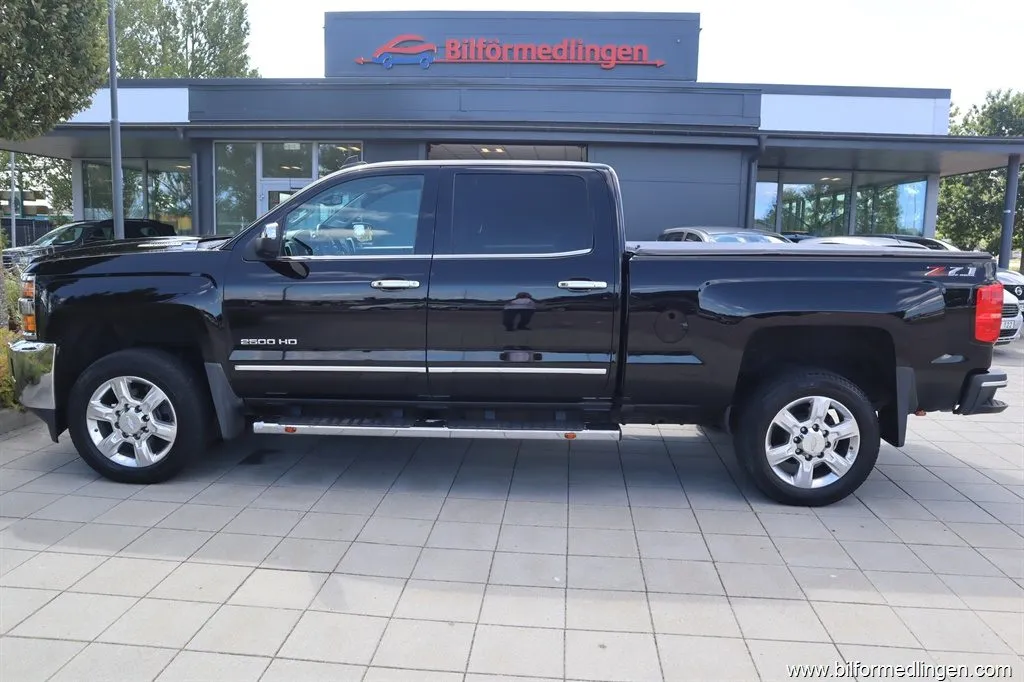 Chevrolet Silverado 6.6 V8 Duramax 4WD Silverado 2500 HD Crew Cab 451hk, bild 1 av 12