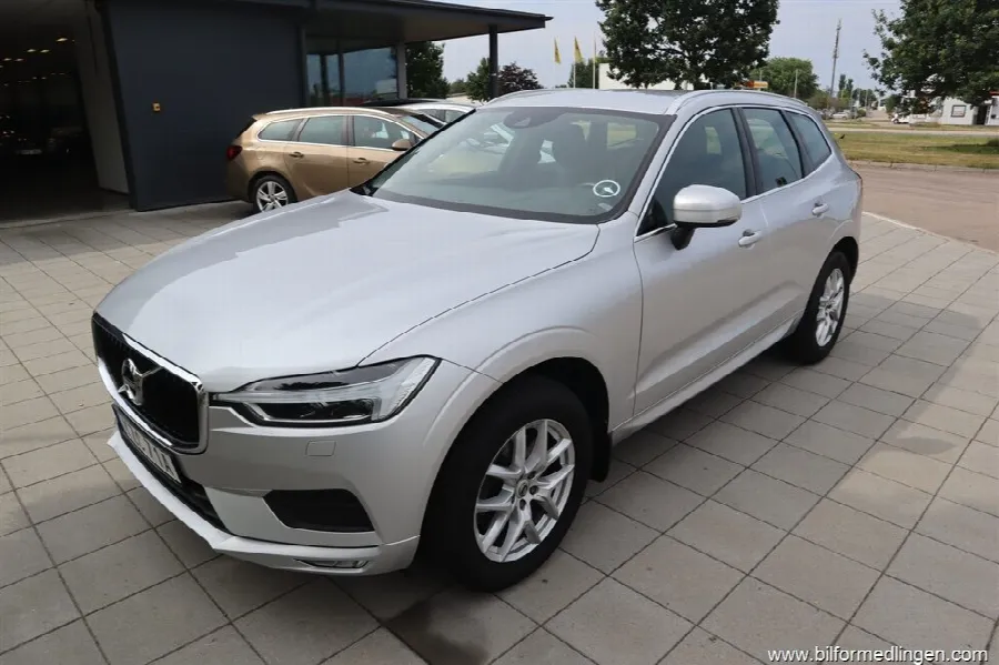 Volvo XC60 T5 AWD 250hk Momentum Advanced Geartronic Navi S, bild 2 av 12