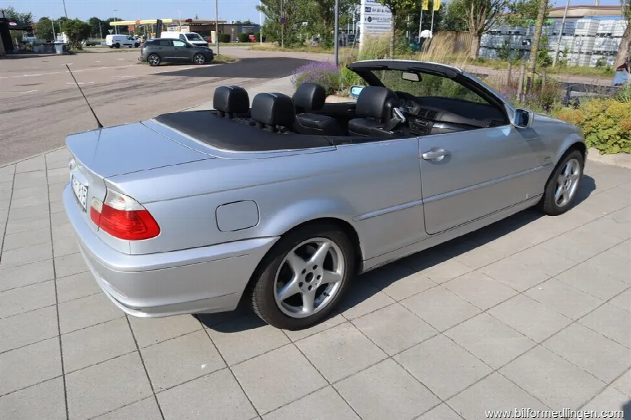 BMW 320 Ci 170hk Cab, bild 2 av 12