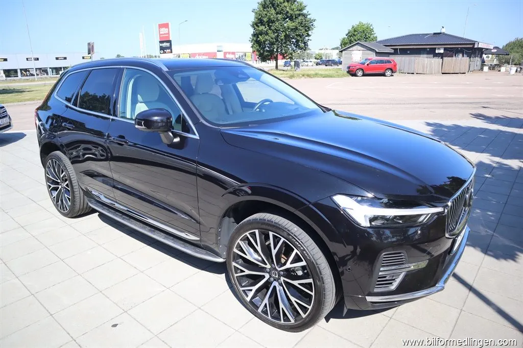 Volvo XC60 Recharge T6 AWD 350hk Aut Plug-in Momsbil Ultimate Bright Bowers/Wilk, bild 4 av 12