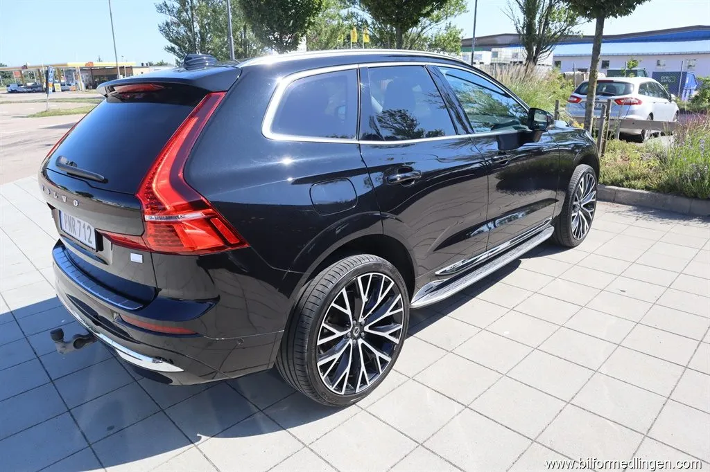 Volvo XC60 Recharge T6 AWD 350hk Aut Plug-in Momsbil Ultimate Bright Bowers/Wilk, bild 5 av 12