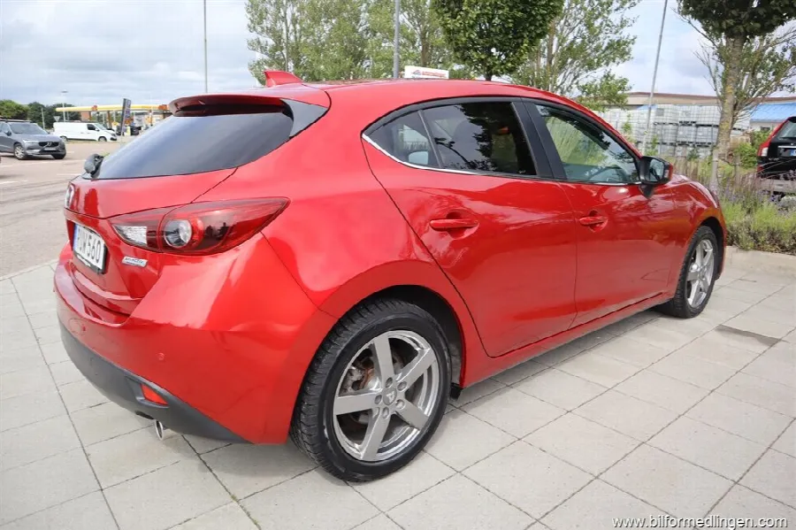 Mazda 3 2.2 SKYACTIV-D Sport 150hk Svensksåld, bild 3 av 12