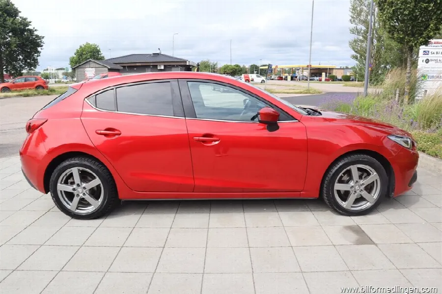 Mazda 3 2.2 SKYACTIV-D Sport 150hk Svensksåld, bild 8 av 12