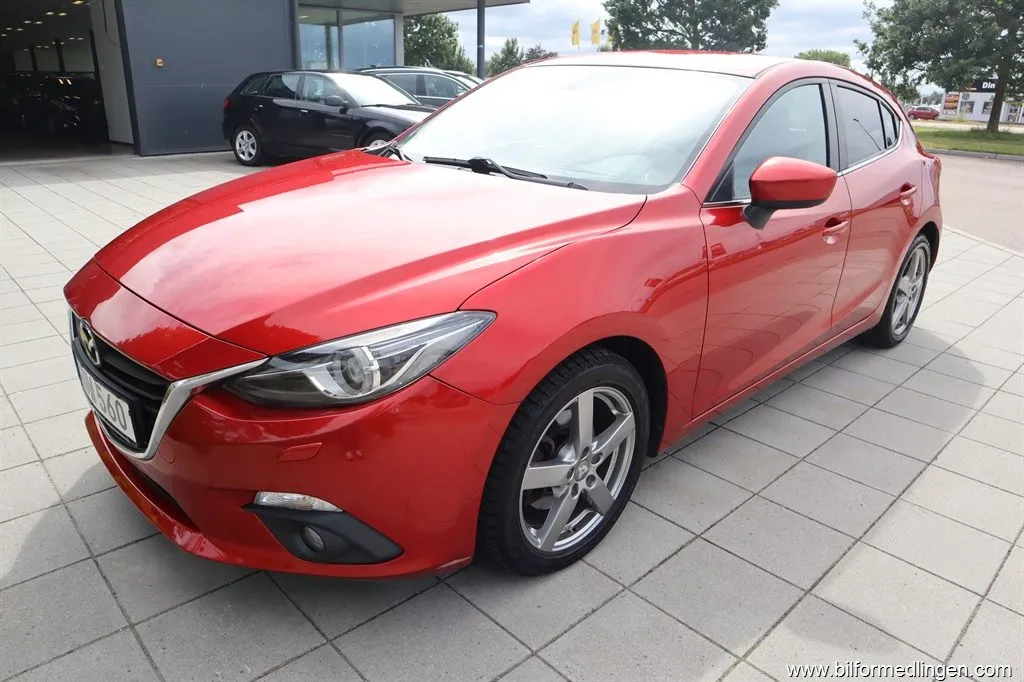 Mazda 3 2.2 SKYACTIV-D Sport 150hk Svensksåld, bild 2 av 12