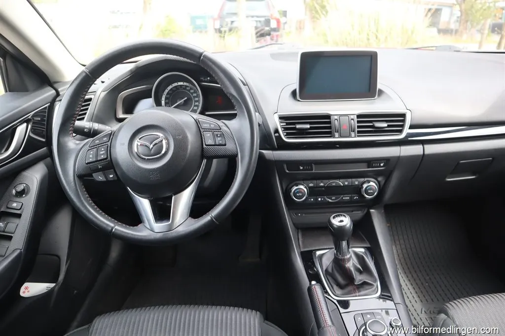 Mazda 3 2.2 SKYACTIV-D Sport 150hk Svensksåld, bild 6 av 12