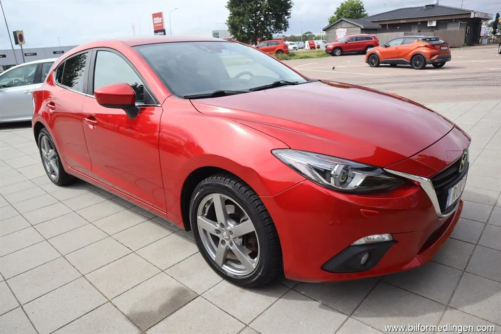 Mazda 3 2.2 SKYACTIV-D Sport 150hk Svensksåld, bild 9 av 12