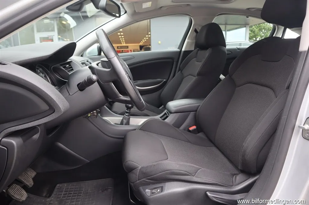 Citroën C5 1.6 THP Sedan 156hk Svensksåld Navi, bild 4 av 12