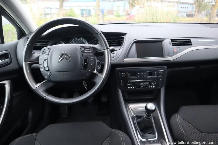 Citroën C5 1.6 THP Sedan 156hk Svensksåld Navi, bild 6 av 12
