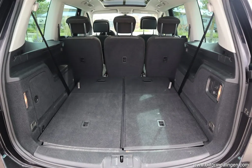 Volkswagen Sharan 2.0 TDI SCR FWD 150hk Aut 7 Sits Drag Backkamera, bild 11 av 12