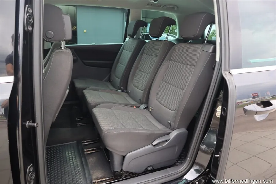 Volkswagen Sharan 2.0 TDI SCR FWD 150hk Aut 7 Sits Drag Backkamera, bild 5 av 12