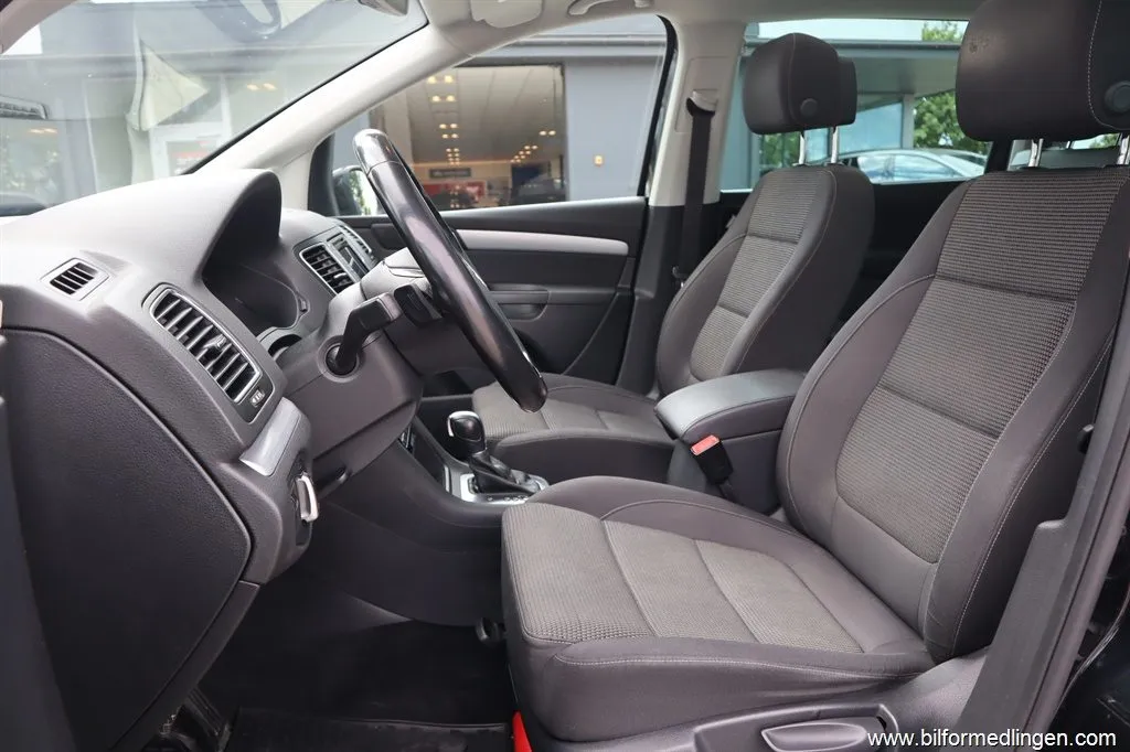 Volkswagen Sharan 2.0 TDI SCR FWD 150hk Aut 7 Sits Drag Backkamera, bild 4 av 12