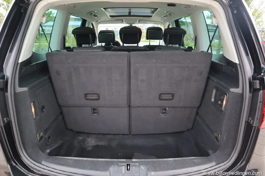 Volkswagen Sharan 2.0 TDI SCR FWD 150hk Aut 7 Sits Drag Backkamera, bild 12 av 12
