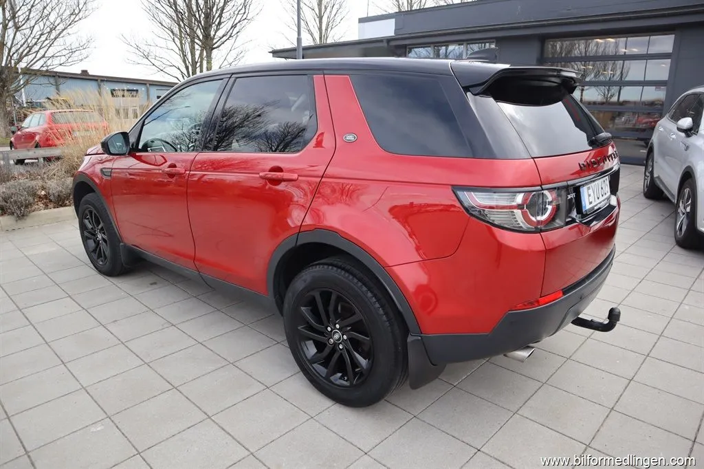 Land Rover Discovery 2.0 TD4 AWD 180hk Panoramatak Navi Drag Svensksåld, bild 3 av 12