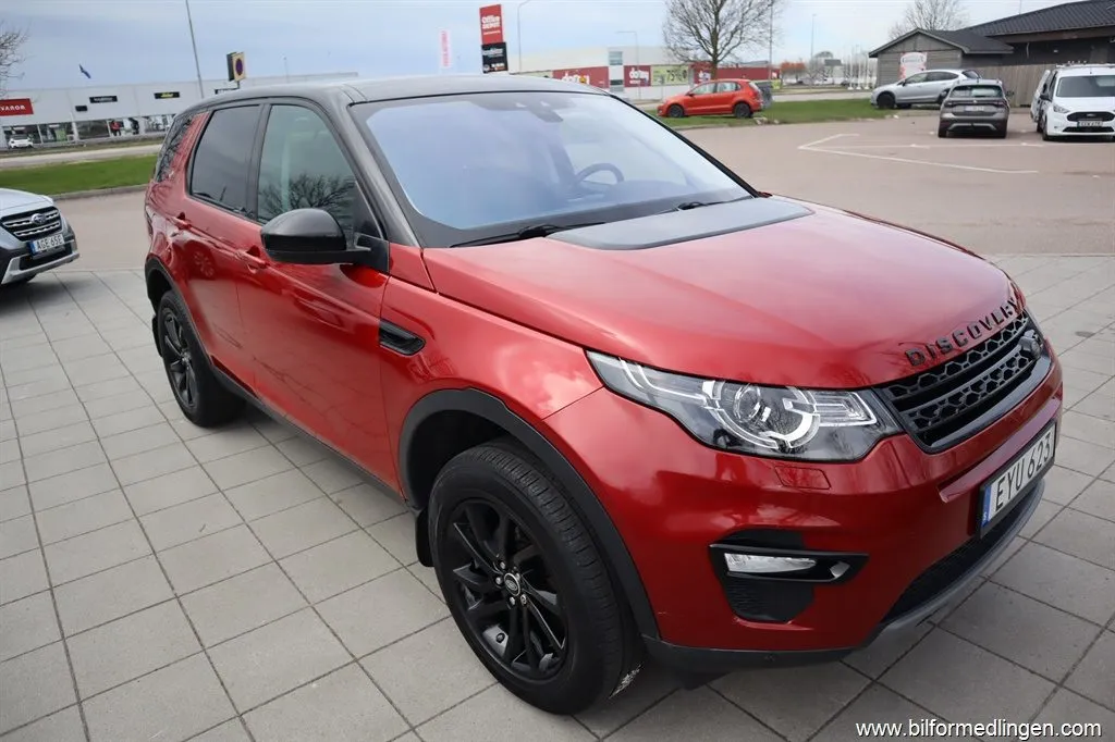 Land Rover Discovery 2.0 TD4 AWD 180hk Panoramatak Navi Drag Svensksåld, bild 2 av 12