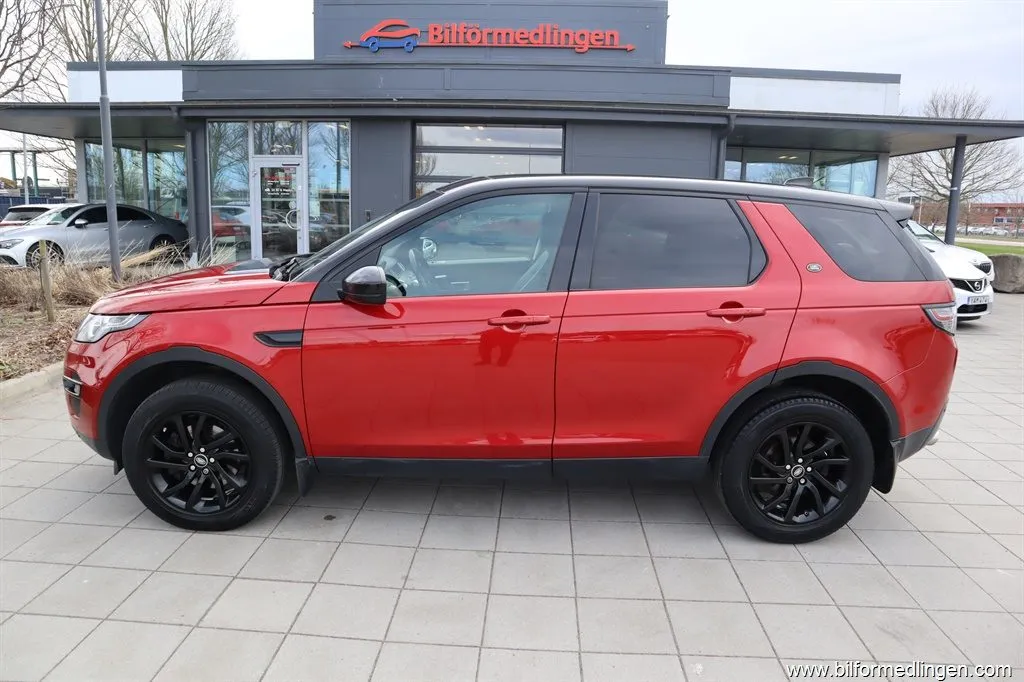 Land Rover Discovery 2.0 TD4 AWD 180hk Panoramatak Navi Drag Svensksåld, bild 1 av 12