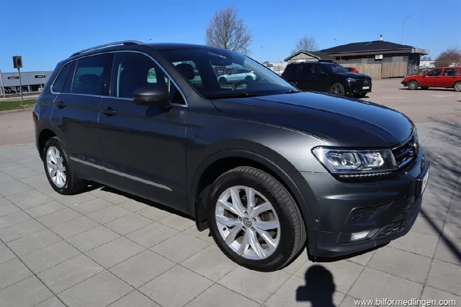 Volkswagen Tiguan 2.0 TDI 4Motion 150hk Aut Drag 1 ägare Svensksåld Backkamera, bild 8 av 12