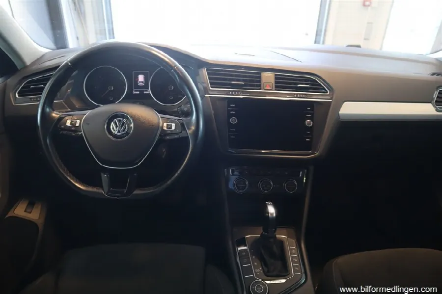 Volkswagen Tiguan 2.0 TDI 4Motion 150hk Aut Drag 1 ägare Svensksåld Backkamera, bild 6 av 12